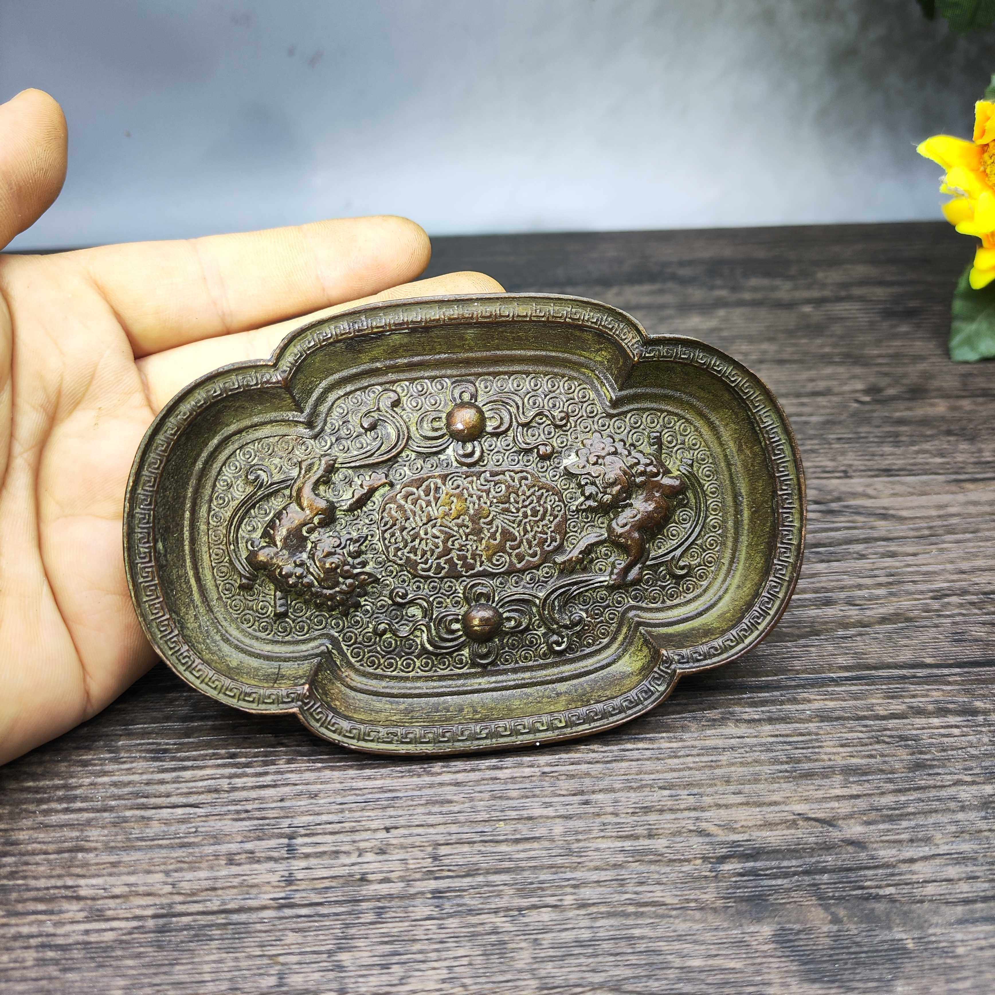 Vintage Brass Lion Playing Bal - Vintage Collectible Ashtrays บทวิจารณ์และราคา