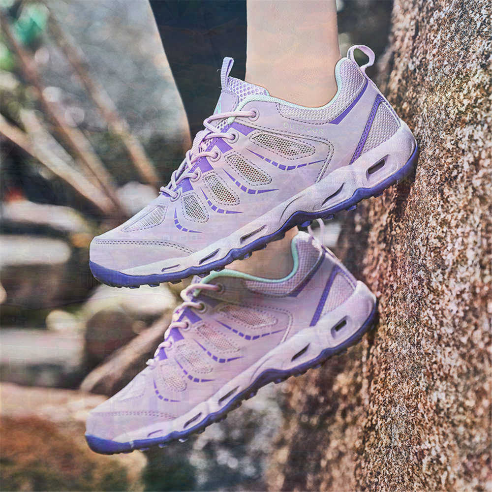 Sumer Round Tip Silver Sneaker - Vintage Collectible Items บทวิจารณ์และราคา